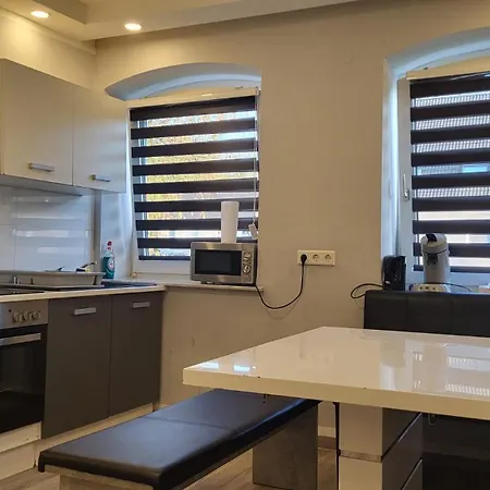 In Nrw شقة غلادبك