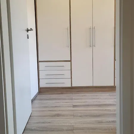 In Nrw شقة غلادبك